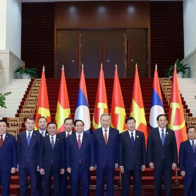 Vietnam, Laos issue joint statement on occasion of Party chief’s Laos visit