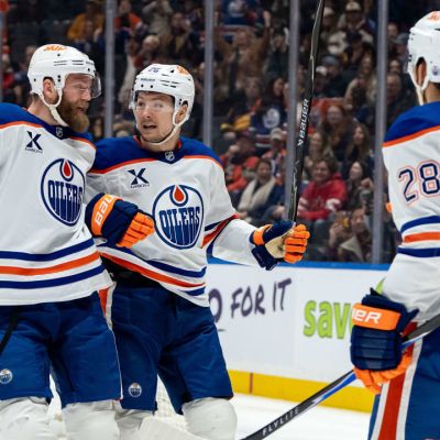 Oilers score 6 goals in 2nd, shut out Canucks | NHL.com