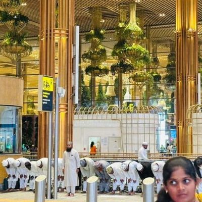Viral Video of Namaz at Bengaluru’s Kempegowda Airport Triggers Political Storm in Karnataka (WATCH)