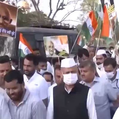 Ashok Gehlot leads silent march in Jaipur for Dandi March anniversary