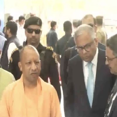 Yogi Adityanath flags off 10 lakhth vehicle from Tata Motors Lucknow