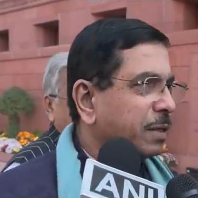 Rahul Gandhi a ‘part-time’ leader, says Pralhad Joshi on Germany trip