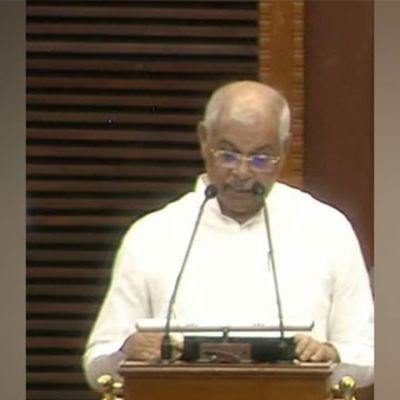 Keralam: Governor outlines UDF govt’s policy, avoids Central critique