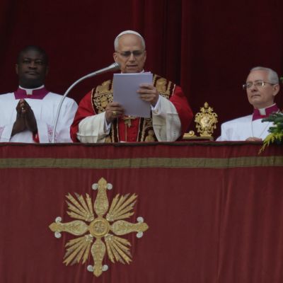 Pope Leo XIV highlights Gaza, Yemen, migrants in first Christmas Urbi et Orbi message