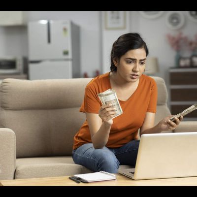 Which ITR form should I file as I am a homemaker who has Rs 98,000 dividend income and paid Rs 4000 TDS?