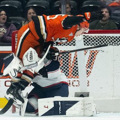 Pavel Mintyukov scores with 3:29 left to lift Ducks past Blue…