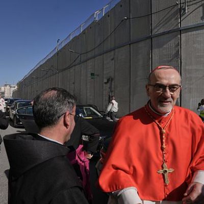 Thousands flock to Bethlehem to revive Christmas spirit after 2…