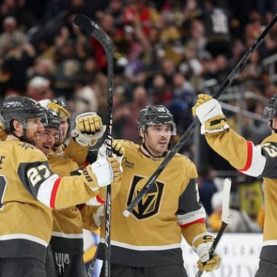 Golden Knights rout Predators 7-2 for their 7th straight victory