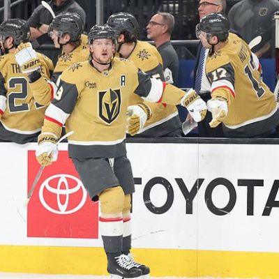 Golden Knights dominate Kings 4-1 with early scoring blitz