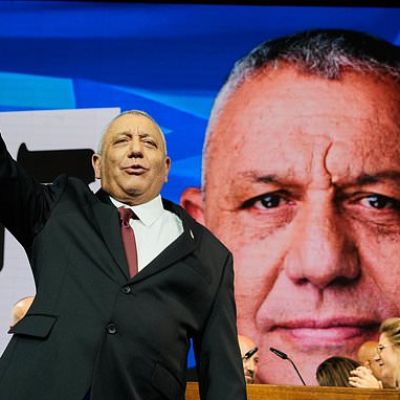 Who is Gadi Eisenkot, the man with the best chance to oust Netanyahu?