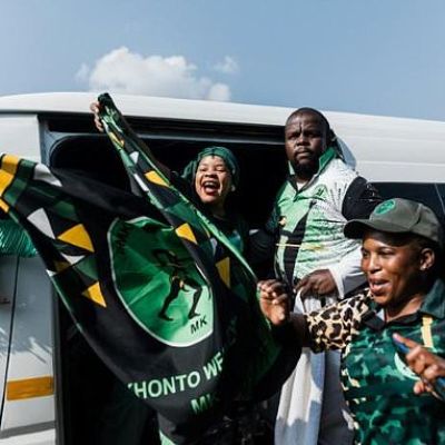 Honking motorcade kicks off Zuma’s party after S.Africa vote