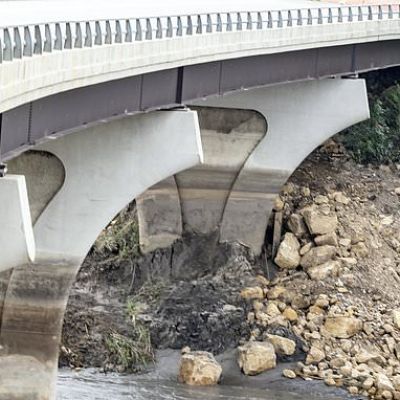 A bridge near a Minnesota dam may collapse. Officials say they can…