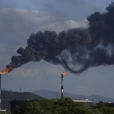 Venezuelan opposition calls on US to cancel oil company licenses to…