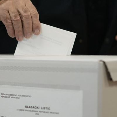 Croatia holds presidential election with Nato and EU critic…