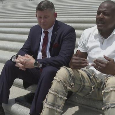 A split jury and a lie sent him to prison. Now he´s working to…