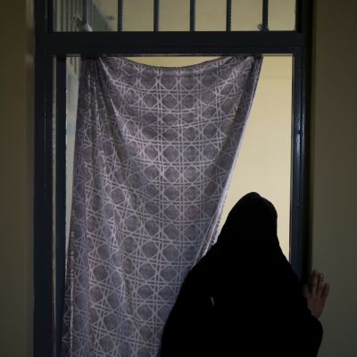 Afghan protesters injured during demonstration against Taliban-imposed dress code