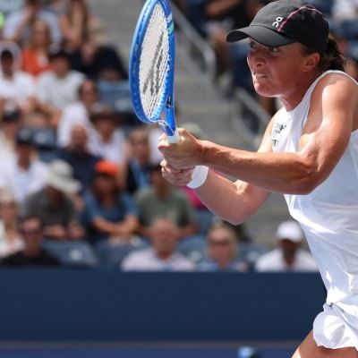 Naomi Osaka and Iga Swiatek roll into the quarterfinals at the US Open