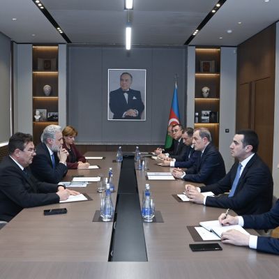 Azerbaijan, Romania parley regional security issues (PHOTO)