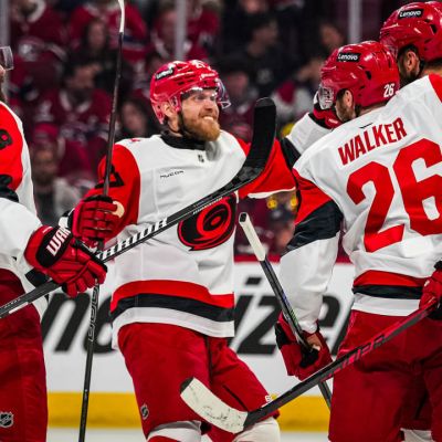 Hurricanes dominate from start in Game 4 win