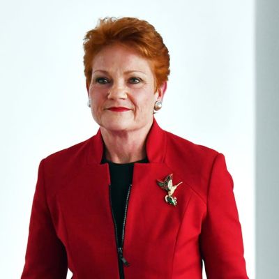Australia Suspends Senator Pauline Hanson for Burqa Stunt Amid Political Backlash – EconoTimes