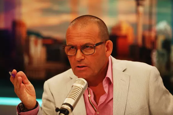 MediaWorks hires Paul Henry; Discovery has new-look AM show