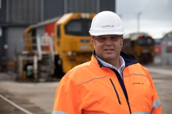 Controversial KiwiRail CE steps down