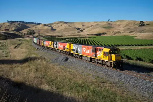 KiwiRail workers vote to strike