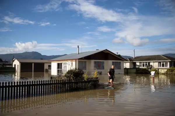 Govt ponders intervention into flood insurance market