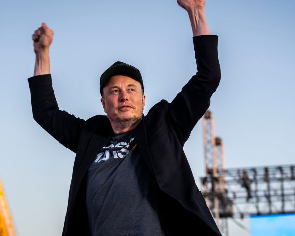 Musk's $1 Million Offer Raises New Legal Questions