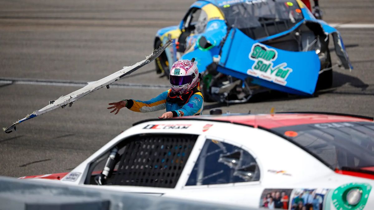 NASCAR: Πέταξε προφυλακτήρα και βρήκε χορηγό με… προφυλακτήρες (+video) – NewsAuto.gr