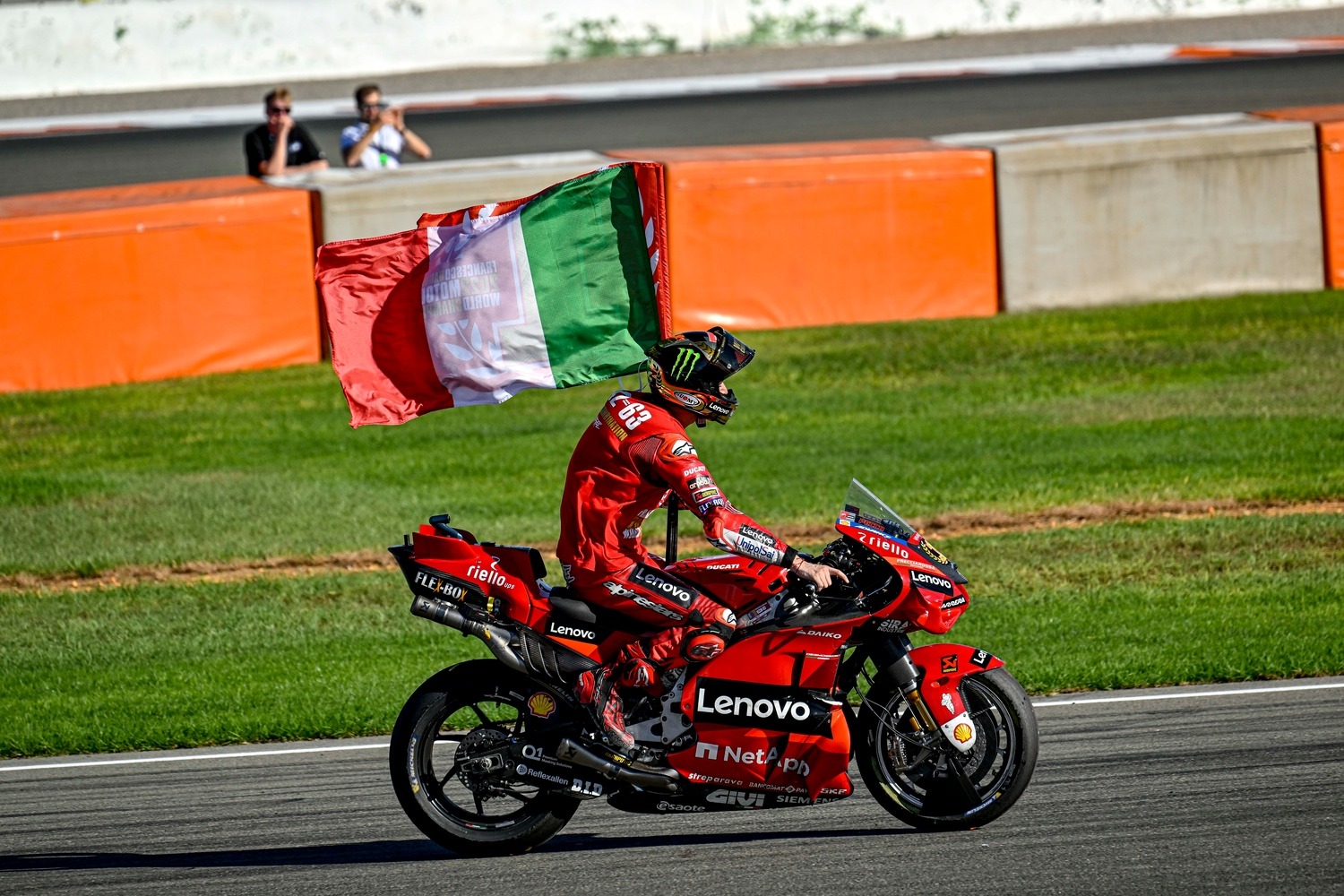 MotoGP : Πρωταθλητές Bagnaia και DUCATI – Go News