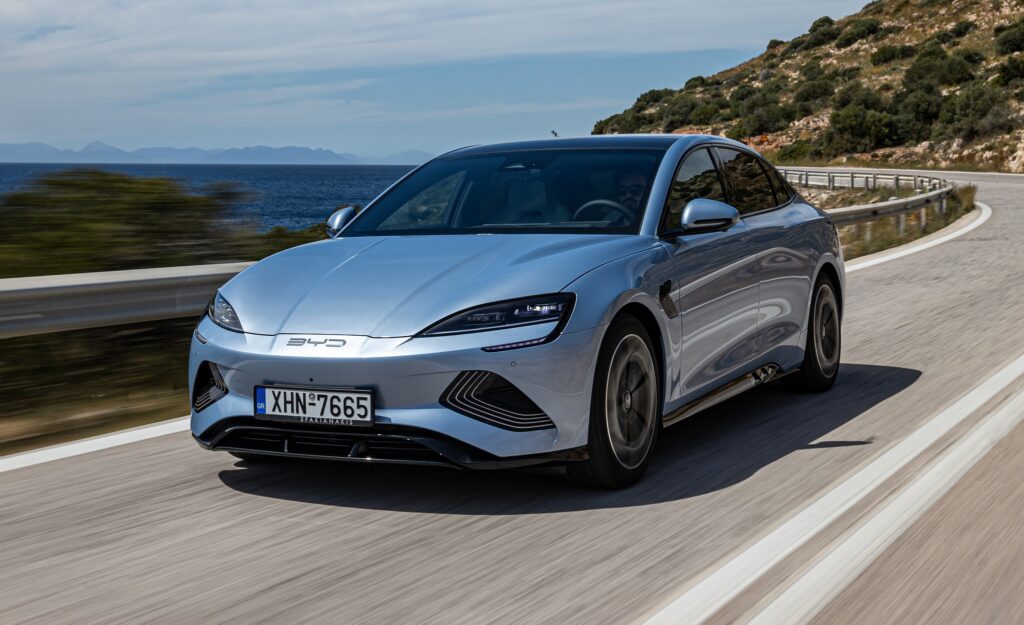 BYD: Πρώτη σε πωλήσεις ηλεκτρικών οχημάτων στην Ελλάδα – 4troxoi.gr