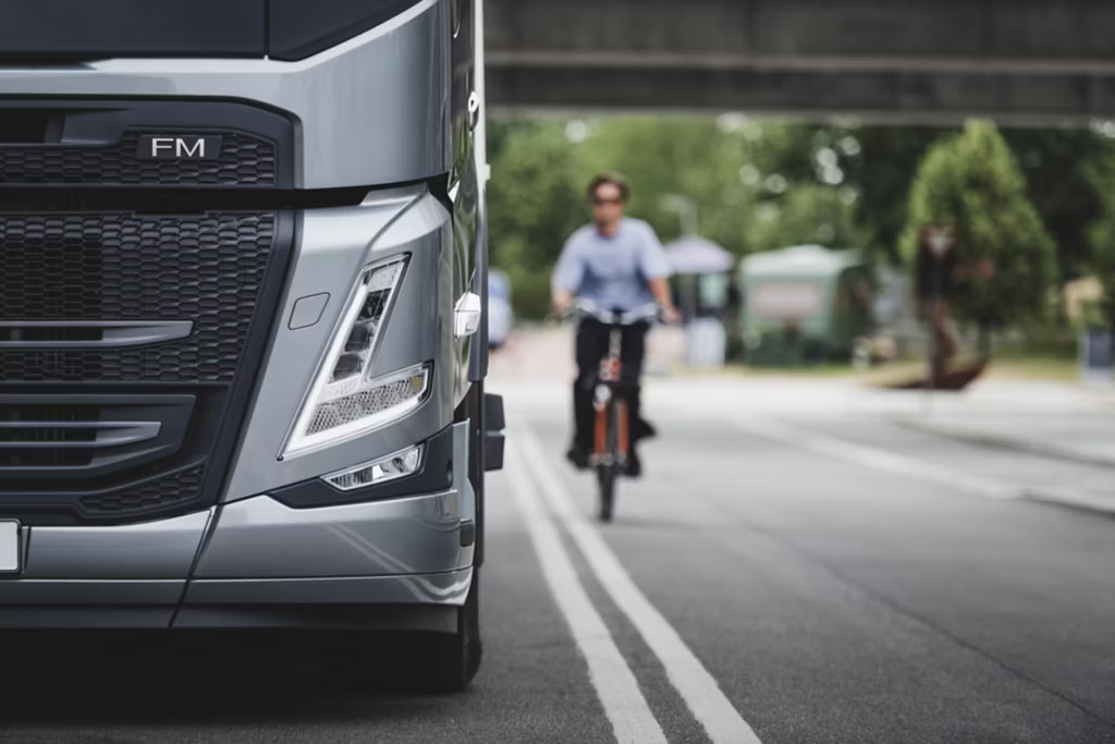 Δύο νέα συστήματα ασφαλείας από την Volvo Trucks