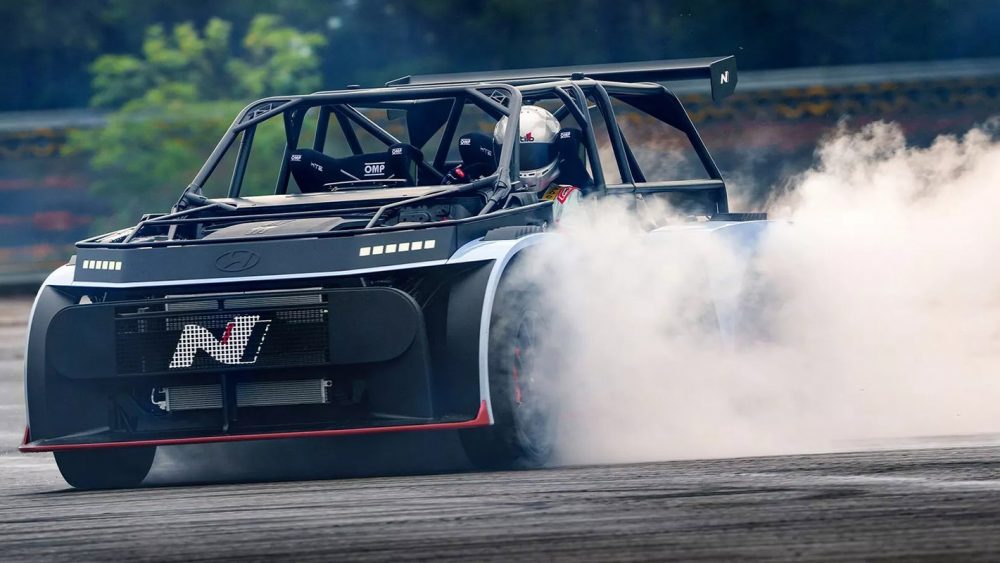 Drift και καμένο λάστιχο από το ηλεκτρικό πρωτότυπο της Hyundai (Video)
