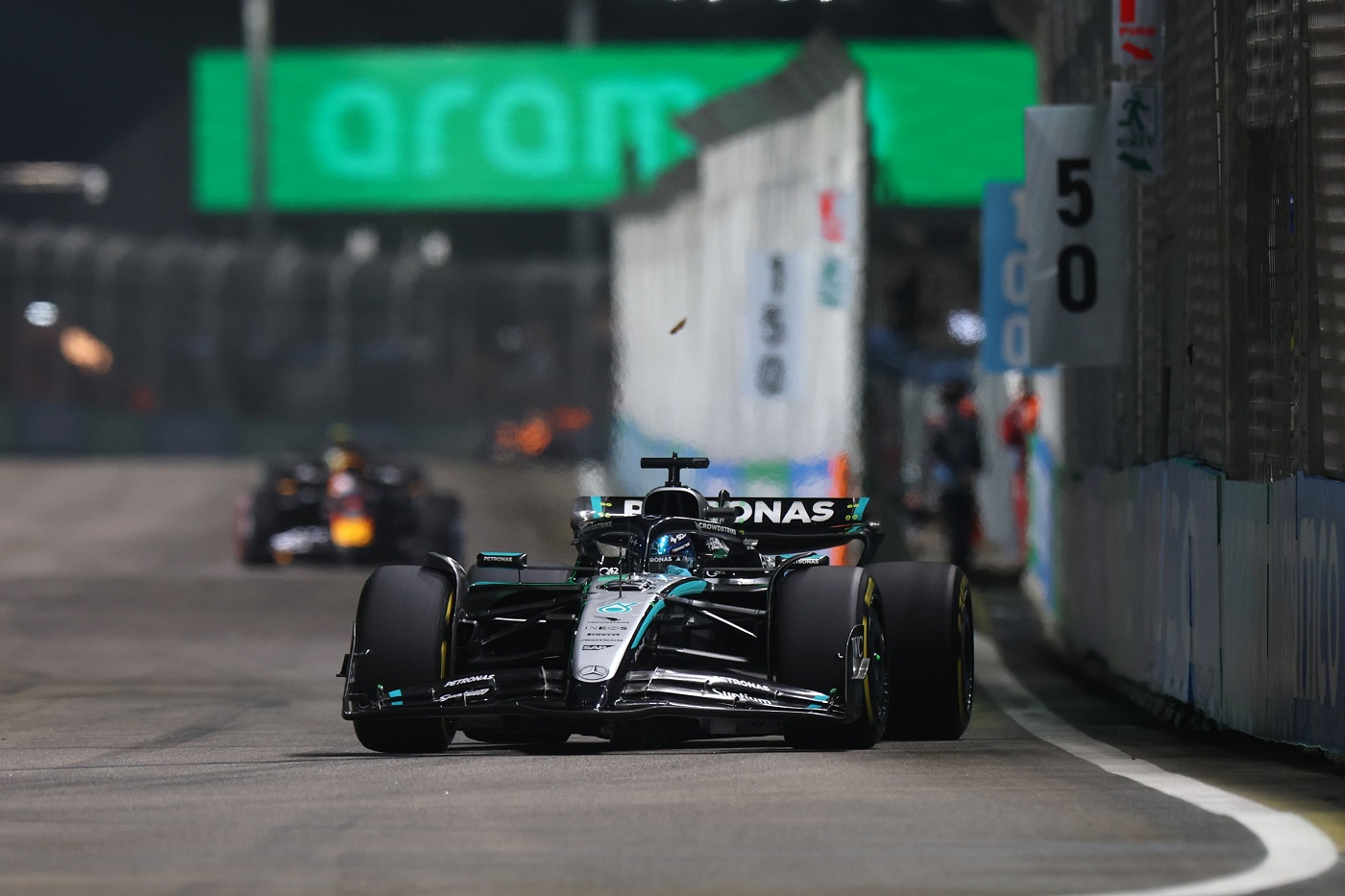 F1 – GP Σιγκαπούρης: Nικητής ο George Russell – Παγκόσμια πρωταθλήτρια η McLaren