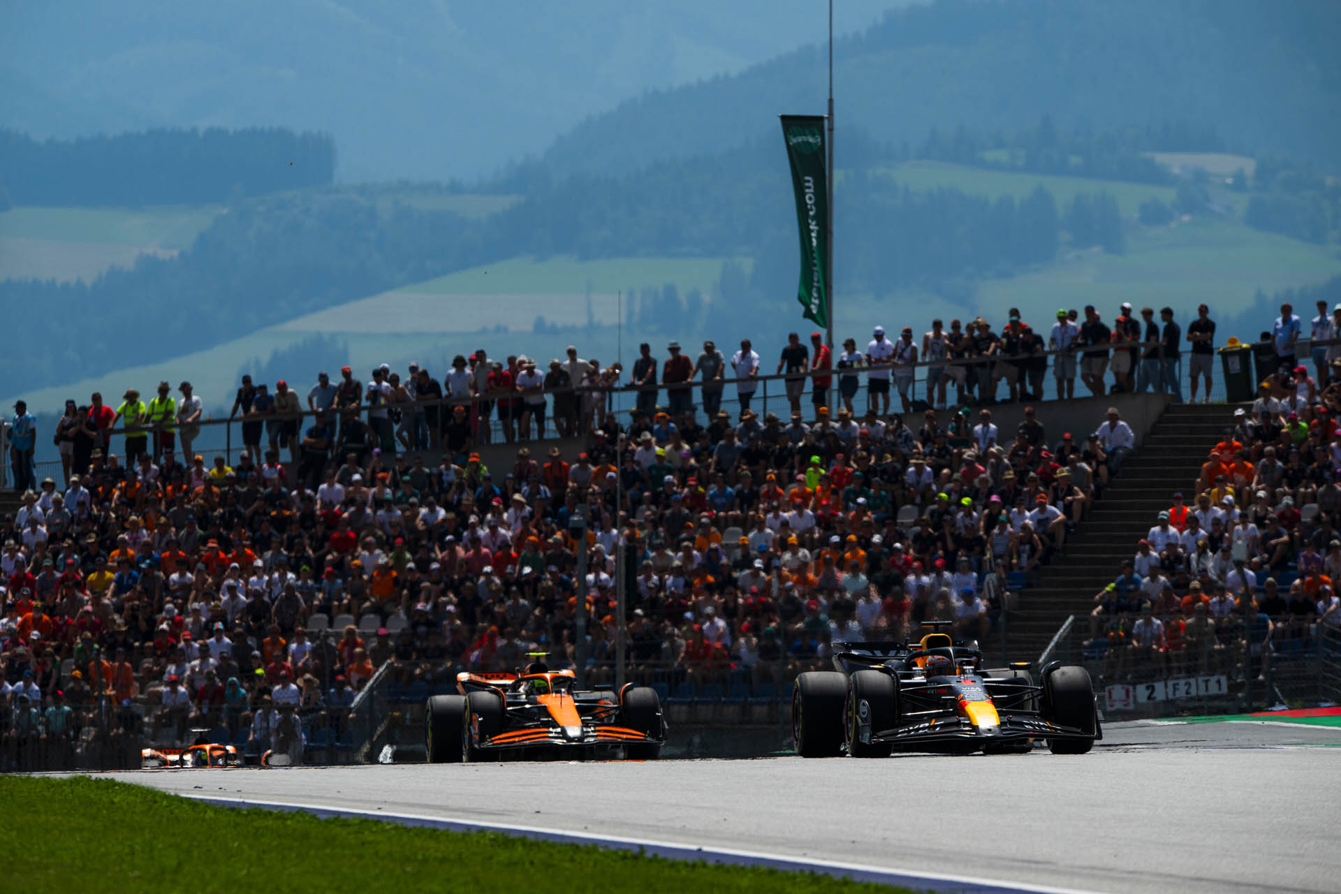 F1: Οι υποψίες της Red Bull για τη McLaren και η… τρύπα που έκλεισε – motorone.gr
