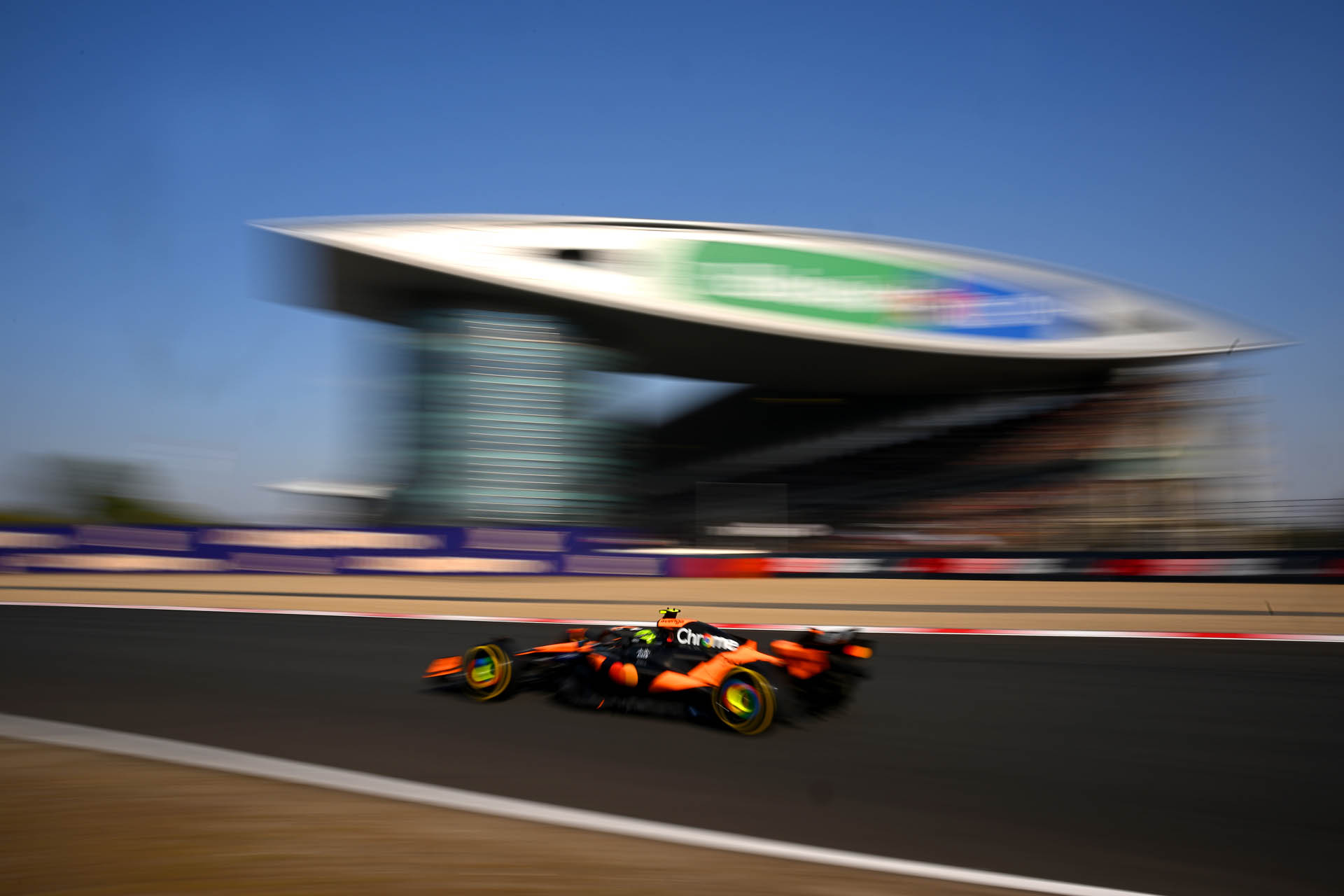 F1: Η McLaren είναι ευαίσθητη στις πνοές ανέμου – motorone.gr