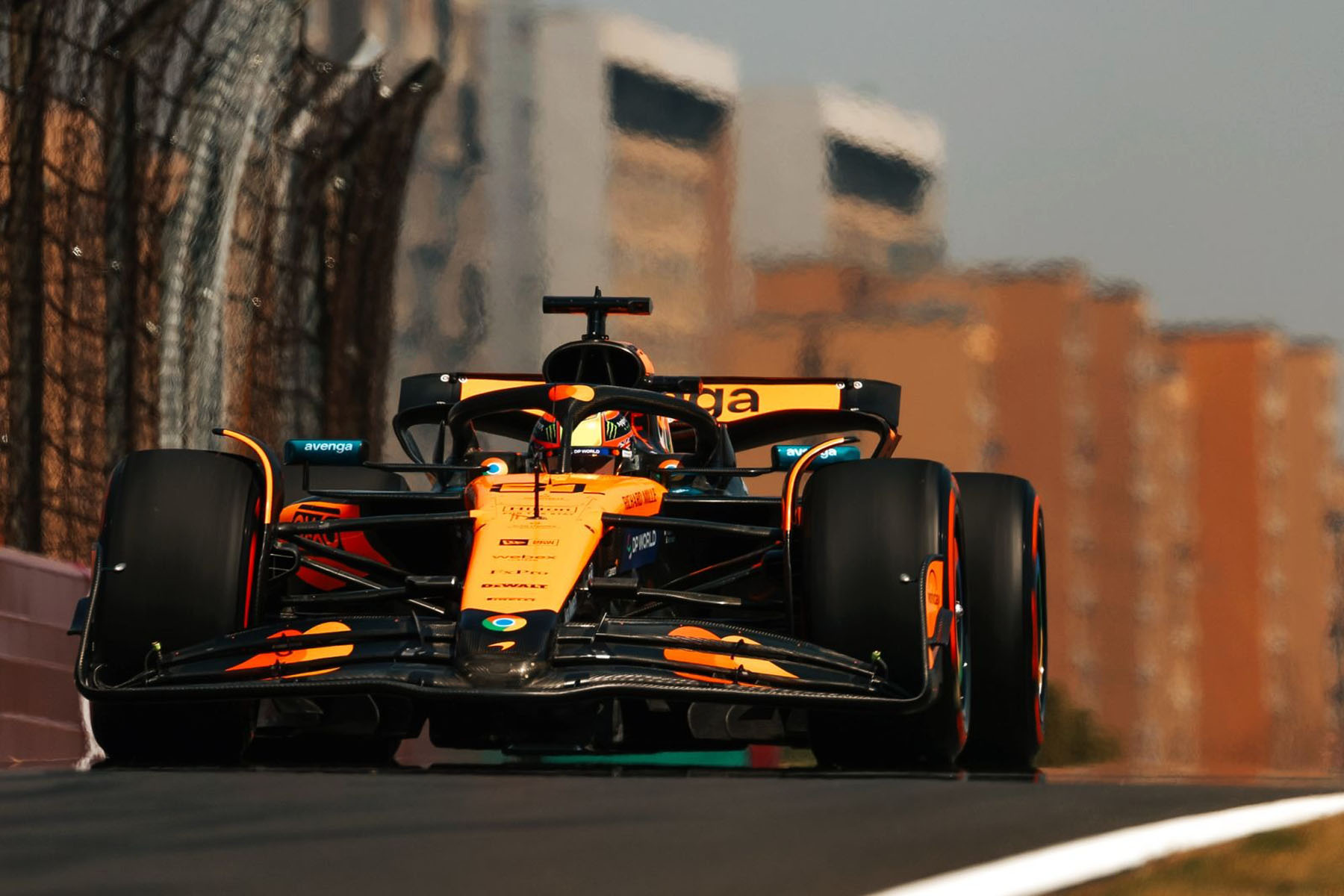 F1 Κίνας: Πρώτη pole για τον Piastri, o Russell ανάμεσα στις δύο McLaren | caroto.gr