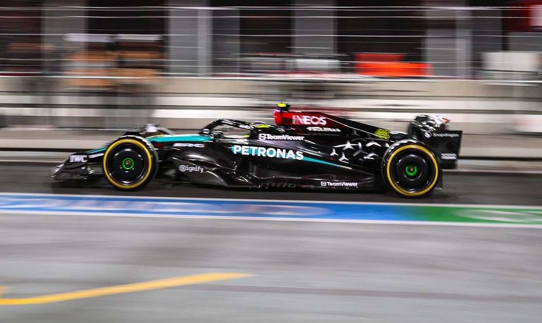 F1 – Las Vegas – Ελεύθερες δοκιμές: Ο Lewis Hamilton ταχύτερος της ημέρας – 4troxoi.gr
