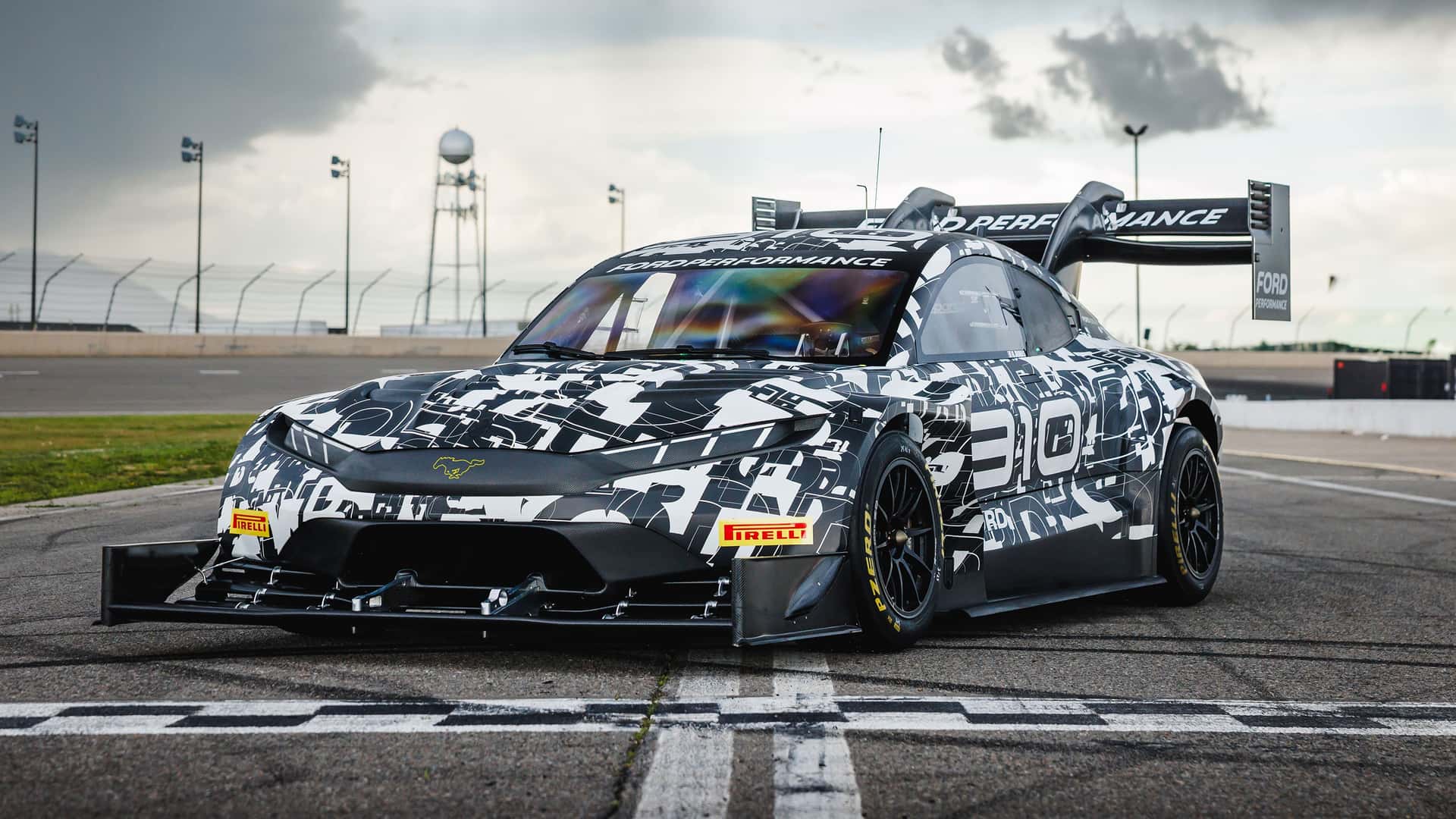 Ford: «Κυνηγάει» το Pikes Peak με την «Super Mustang Mach-E» – motorone.gr