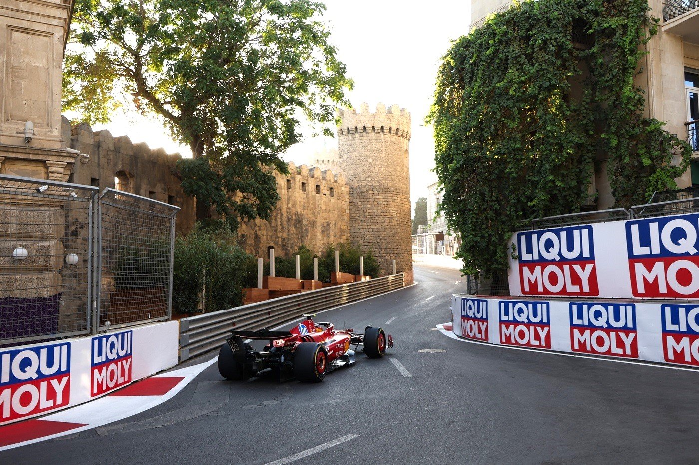 GP Azerbaijan – Ελεύθερες δοκιμές: Verstappen και Leclerc οι ταχύτεροι της ημέρας