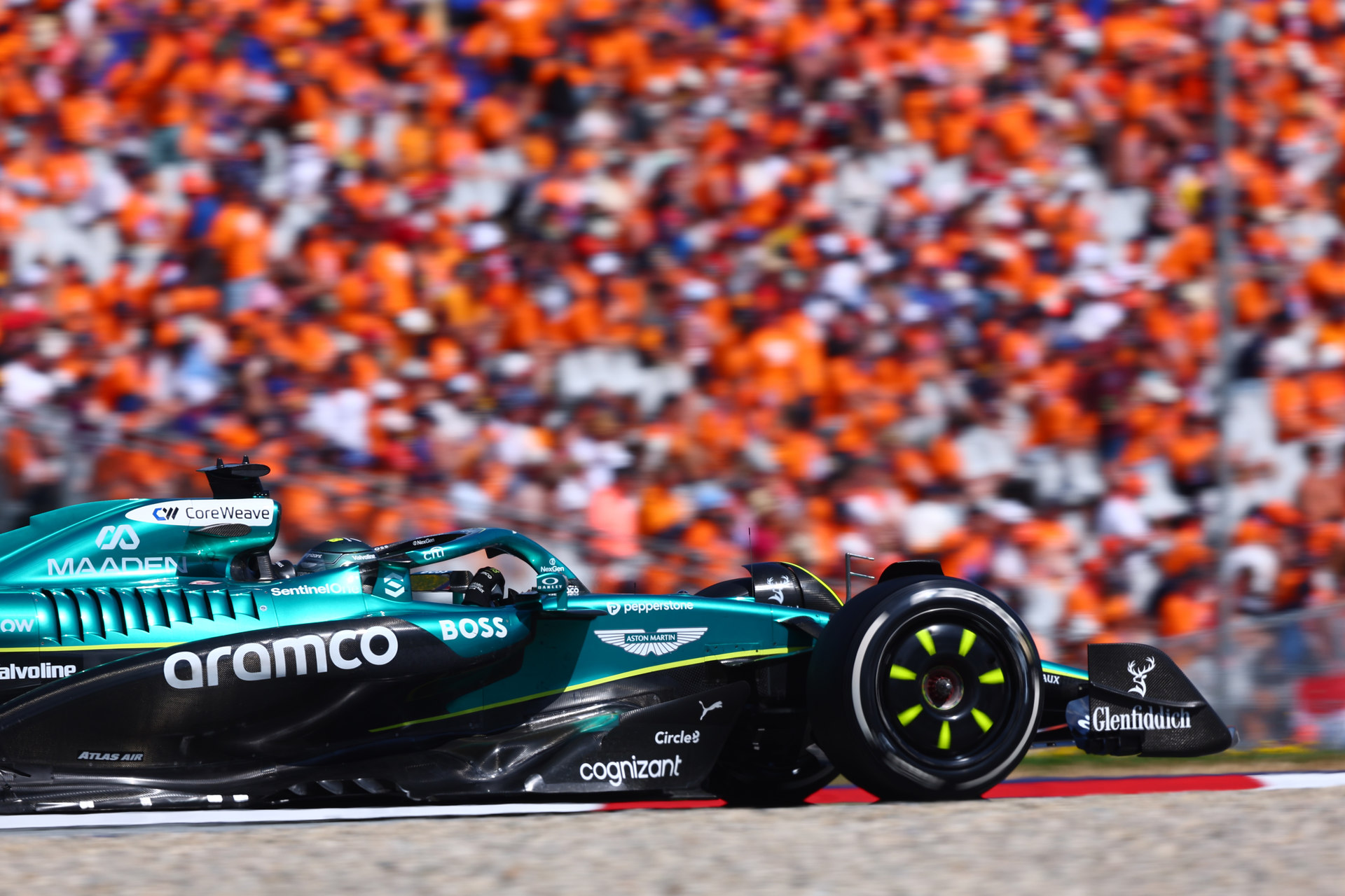 H Aston Martin θα πουλήσει το μερίδιό της στην ομάδα της F1