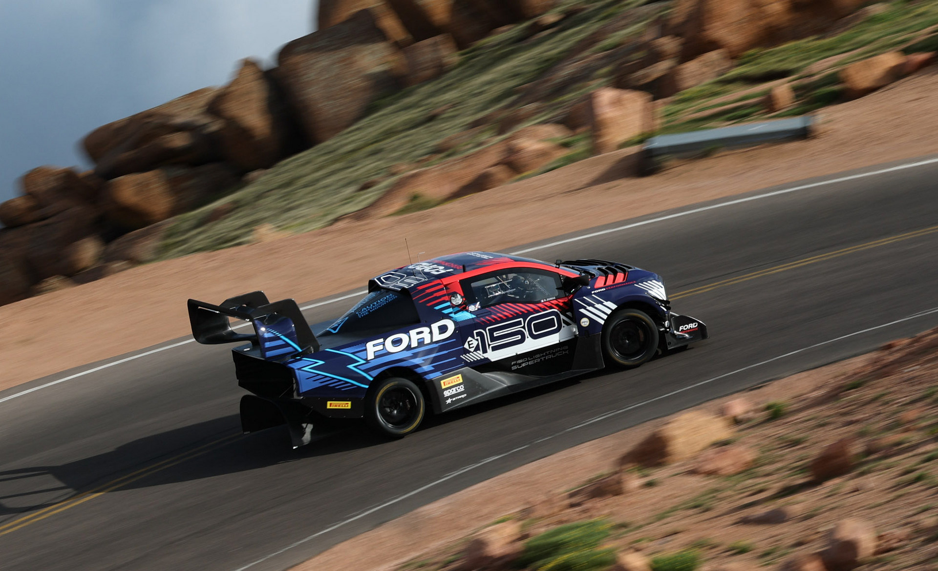 H Ford και ο Romain Dumas πήραν το στέμμα στο φετινό Pikes Peak