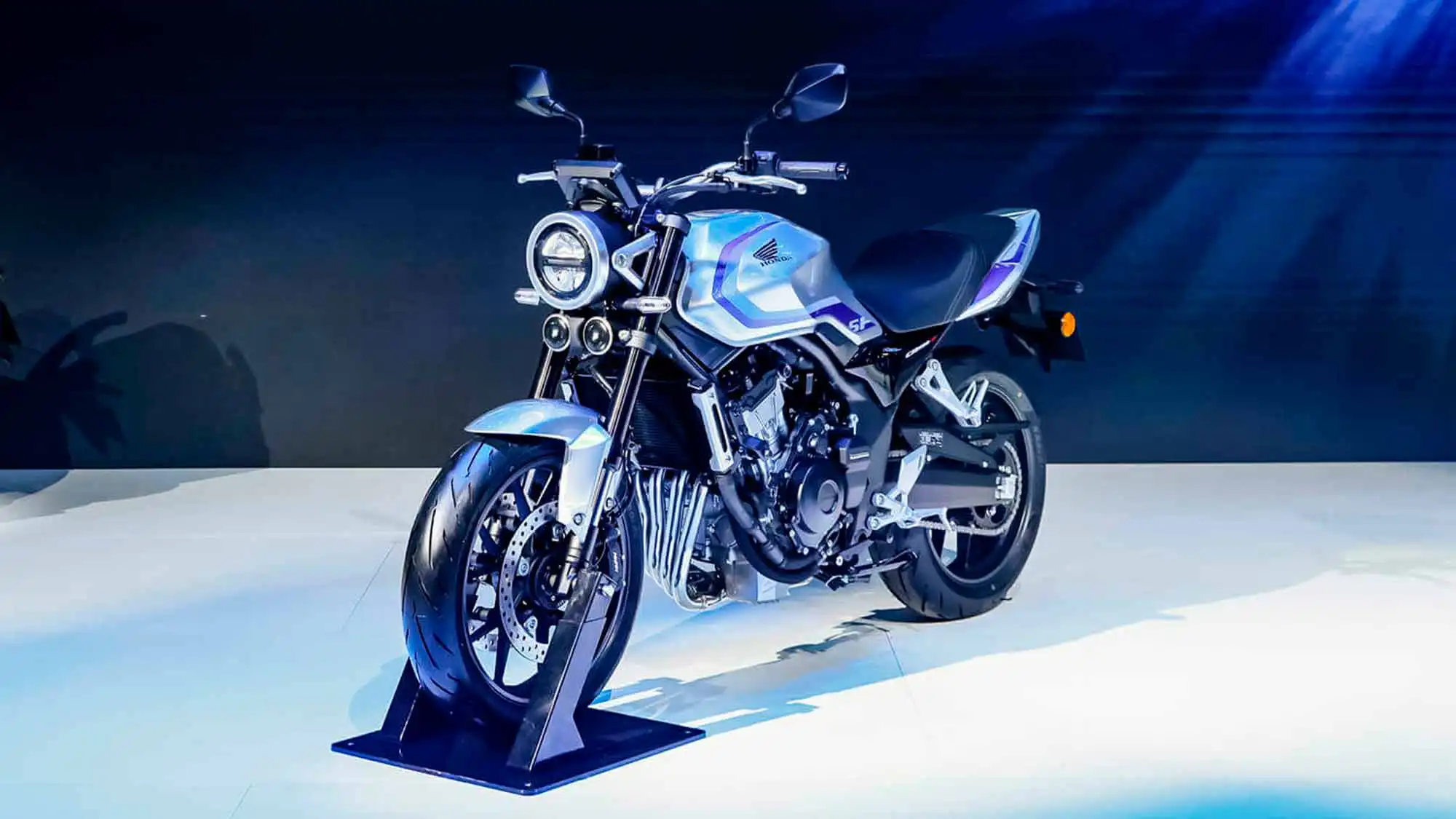 Honda CB500 Super Four: Παρουσιάστηκε με νέα γενιά E-Clutch