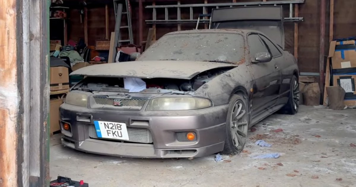Ιεροσυλία: Ένα Nissan GT-R R33 έμεινε άθικτο για χρόνια – Δείτε το πριν και το μετά (video)