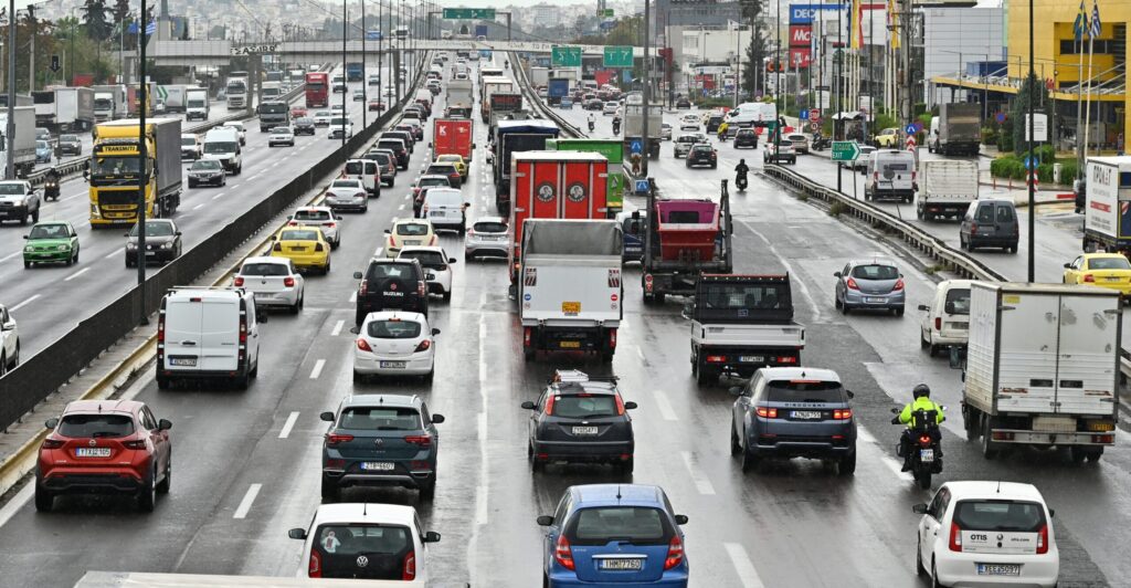 Υπό εξέταση η απαγόρευση κυκλοφορίας των φορτηγών στον Κηφισό από τις 7:00 έως τις 10:00