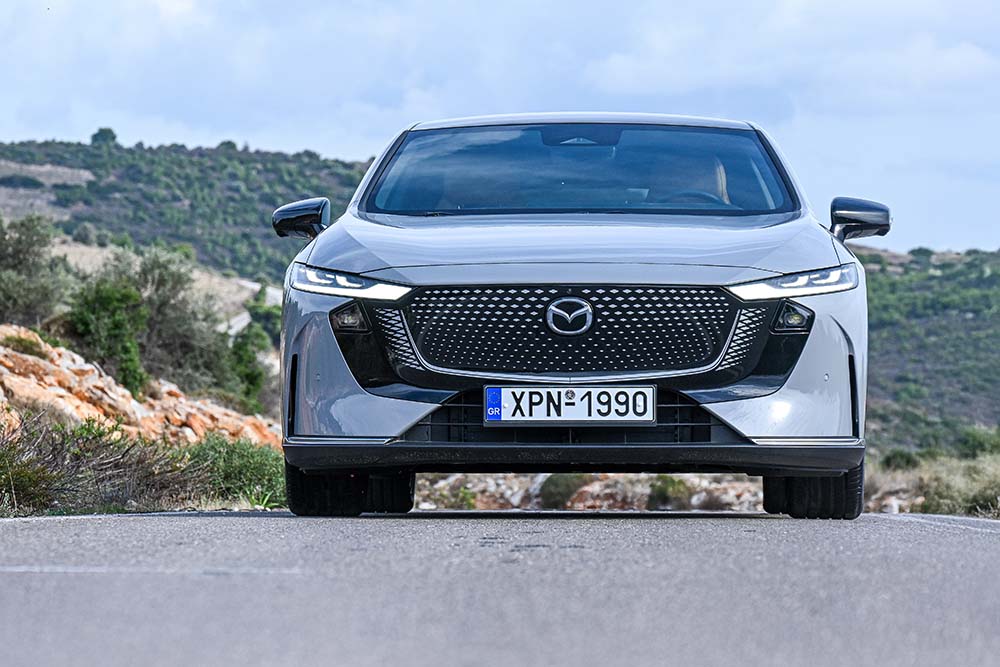 Mazda 6e: τετράθυρο coupe, ηλεκτρικό και χλιδάτο!