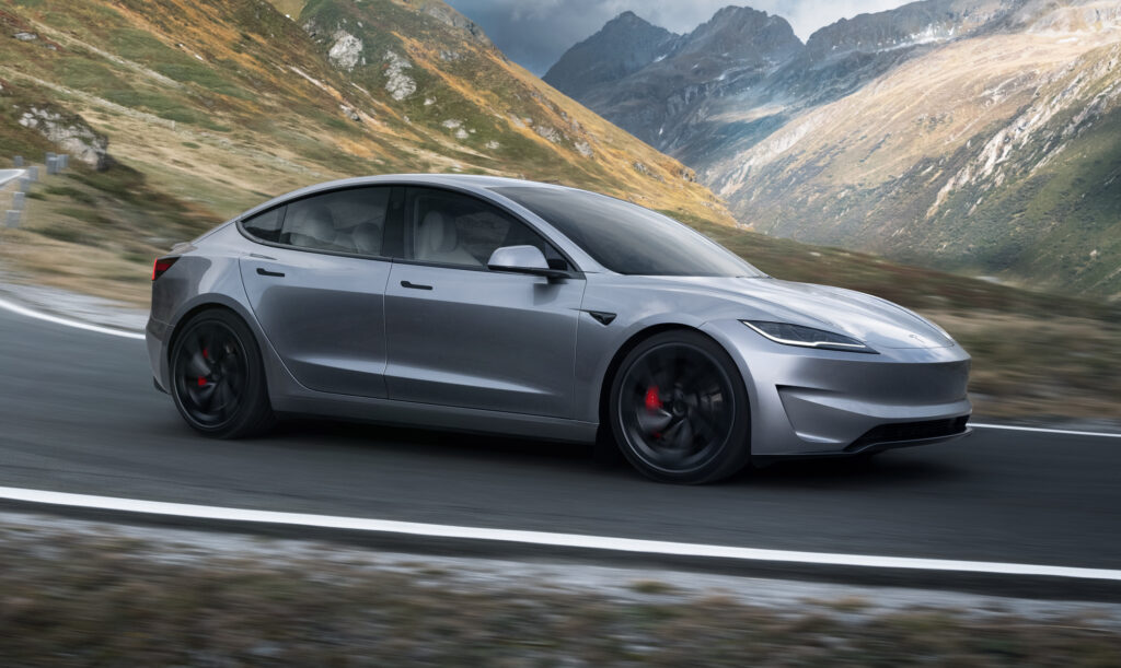 Με μεγαλύτερη αυτονομία τα Tesla Model 3 και Model Υ – Οι τιμές τους στην Ελλάδα