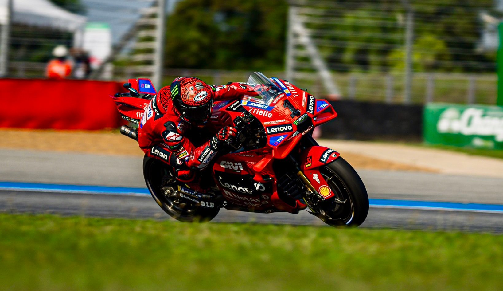 MotoGP – Ταϊλάνδη: Εμφατική νίκη στο βρεγμένο για τον Francesco Bagnaia