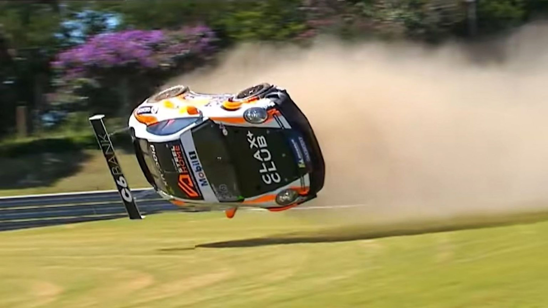 Πέταξε μία Porsche 911 Cup Car στη Βραζιλία – Ο οδηγός βγήκε σώος | caroto.gr